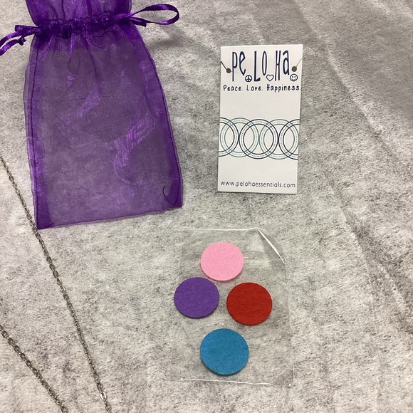 Pe Lo Ha Silver Essential Oil Diffuser Pendant Necklace Aromatherapy - Picture 2 of 11